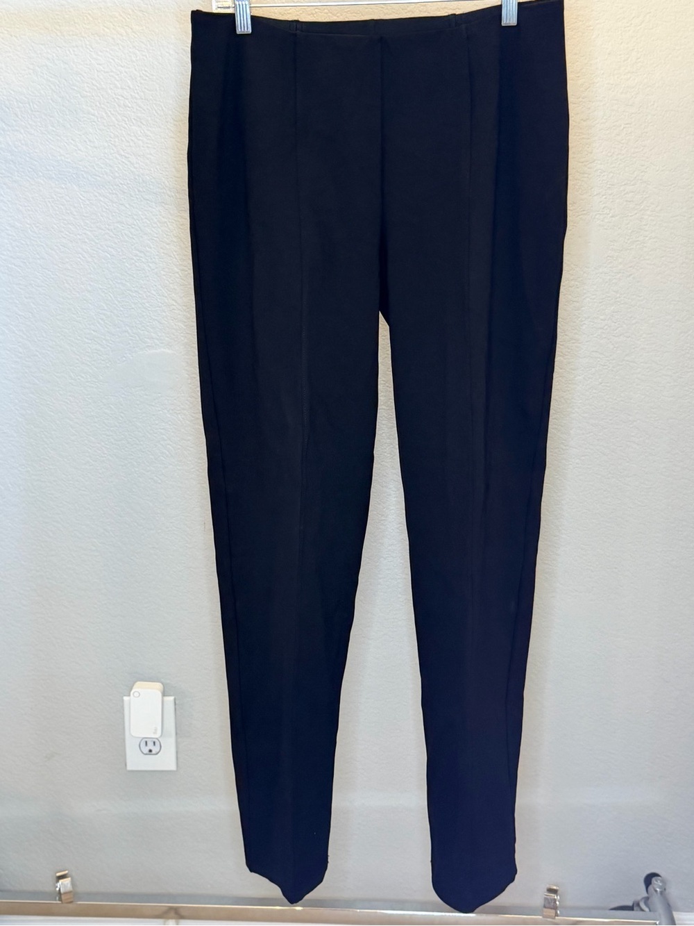 Peter Nygard Black Straight Leg Pants Luxe Slims Large